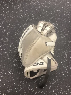 Used CCM EXTREME FLEX 3 Senior Goalie Catcher White