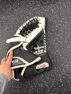Used CCM EXTREME FLEX 400 Youth Goalie Catcher Black