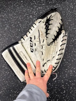 Used CCM EXTREME FLEX 400 Youth Goalie Catcher Black