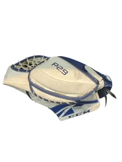 Used CCM P2.9 GOALIE GLOVE Senior Goalie Catcher White