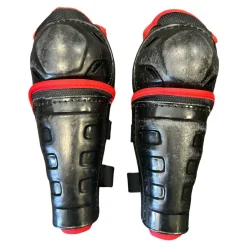 Used CCM SG Youth Shin Guards Black 8"