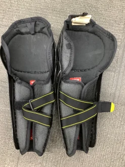 Used CCM TACKS 9550 Junior Shin Guards Black 10"