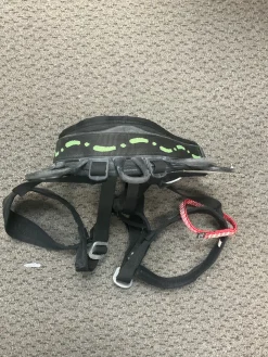 Used CLIMBING HARNESS Climbing Harness