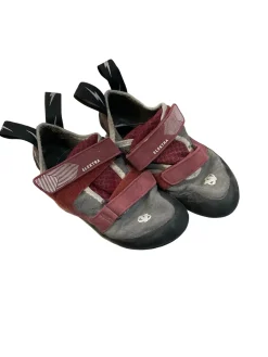 Used Climbing Shoes Senior 6.5