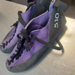 Used Climbing Shoes Senior 11