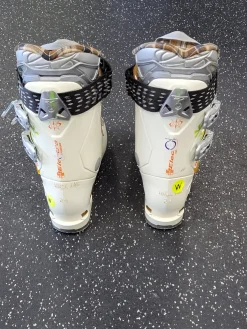 Used Dalbello ELECTRA 8 Womens DH Ski Boot Tan 285 MP - M10.5 - W11.5