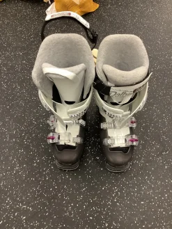 Used Dalbello ULTRA 6 Womens DH Ski Boot White 235 MP - J05.5 - W06.5