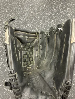 Used Demarini A0725DB14 BB/SB Glove RH Throw Black 14"