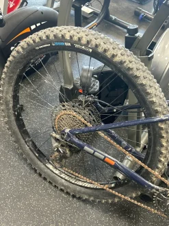 Used Diamondback SYNCR Mountain Bike Mens Navy Blue 43-47cm - 17-18