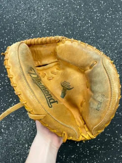 Used Diamond DCM-75 BB/SB Catchers RH Throw Brown 30"
