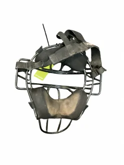 Used Diamond DFM-PRO Umpire Mask
