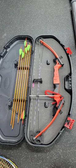 Used Easton GENESIS BOW WW ARROWS AND CASE Youth Bow
