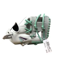 Used Easton PRO COLLECTION PCFP1150-2WG RH Throw Fastpitch Gloves White 11 1/2