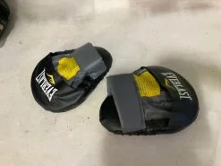 Used Everlast Boxing Pads Black