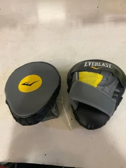 Used Everlast Boxing Pads Black
