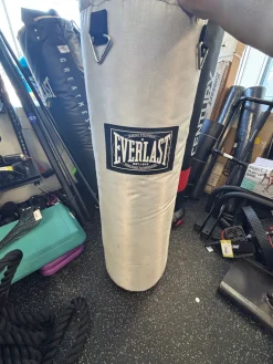 Used Everlast HEAVY BAG Boxing Heavy Bag Grey 80 lb