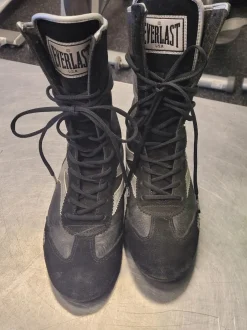 Used Everlast Junior 03.5 Boxing Shoes