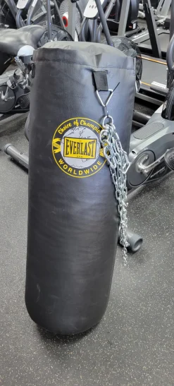 Used Everlast 100LB Boxing Heavy Bag Black 100 lb