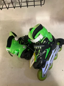 Used FEIMOHUAN Junior Rec Fitness Skates Black Adjustable