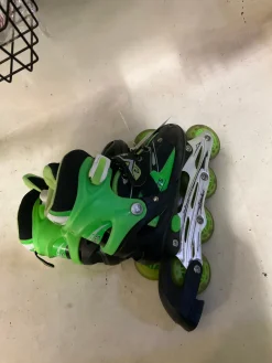 Used FEIMOHUAN Junior Rec Fitness Skates Black Adjustable