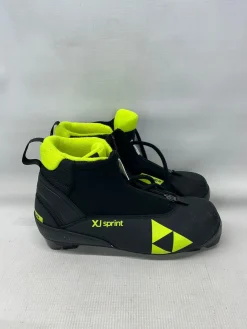 Used Fischer Boys NNN XC Ski Boots Black W 05-05.5 / JR 03.5-04