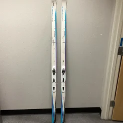Used Fischer MY STYLE DESIRE 164 cm Girls' Cross Country Ski Combo