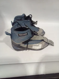 Used Fischer W 06 / JR 04-04.5 Women's Cross Country Ski Boots