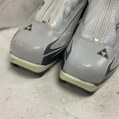 Used Fischer XC COMFORT Womens NNN XC Ski Boots White W 05-05.5 / JR 03.5-04