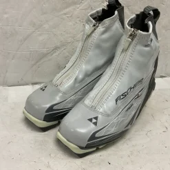 Used Fischer XC COMFORT Womens NNN XC Ski Boots White W 05-05.5 / JR 03.5-04