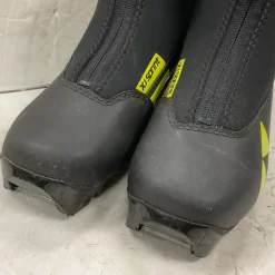 Used Fischer XJ SPRINT Boys NNN XC Ski Boots Black W 05-05.5 / JR 03.5-04