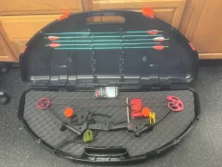 Used Genesis BOW/CASE/ARROWS Crossbow