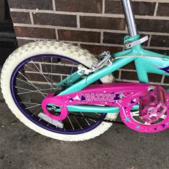 Used Huffy RAZZLE 18IN GIRLS BMX BIKE BMX Bike Girls Teal 18