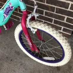 Used Huffy RAZZLE 18IN GIRLS BMX BIKE BMX Bike Girls Teal 18
