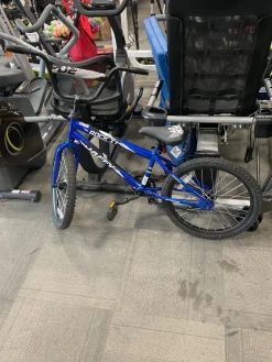 Used Huffy ROCK IT 20 Mountain Bike Boys Cobalt 20"