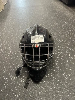 Used Itech EXPIRED PROFILE 2500 Junior Goalie Helmet/Mask Black One Size
