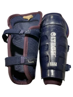 Used Itech SG8 Junior Shin Guards Navy Blue 9 1/2"
