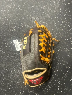 Used Louisville Slugger FL1175EI BB/SB Glove RH Throw Brown 11 3/4"