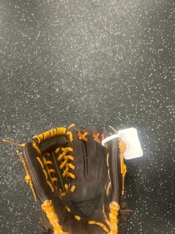 Used Louisville Slugger FL1175EI BB/SB Glove RH Throw Brown 11 3/4"