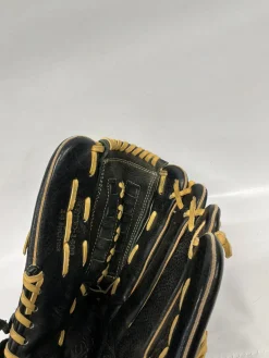 Used Louisville Slugger GENESIS BB/SB Glove RH Throw Black 14"