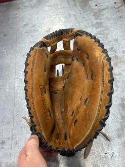 Used Louisville Slugger TPS FP2045 BB/SB Catchers RH Throw Brown 35