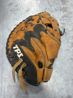 Used Louisville Slugger TPS FP2045 BB/SB Catchers RH Throw Brown 35