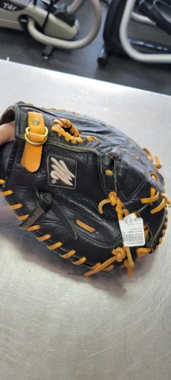 Used MacGregor MCCM10LX BB/SB Catchers RH Throw Black 33"