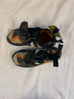 Used MAD ROCK Junior 04.5 Boys Camping & Climbing / Shoes & Boots