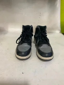 Used Nike Running/X-Train Shoes M