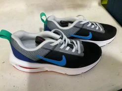 Used Nike Running/X-Train Shoes Y