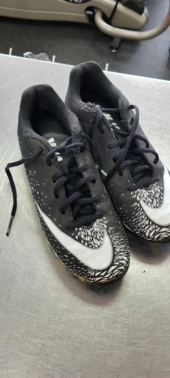 Used Nike VAPOR 4.5 BB/SB Cleats Black Junior 04.5
