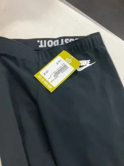 Used Nike XS Capri Pants