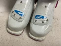 Used Nordica LITTLE BELLE 1 Girls DH Ski Boot Pink And White 185 MP - Y12
