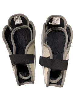 Used ONEGOAL Junior Shin Guards White 10"