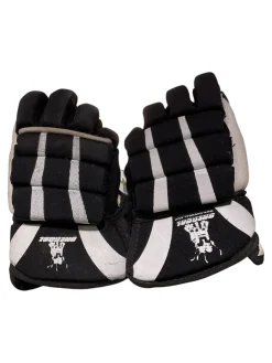 Used ONEGOAL Youth Gloves Black 8"